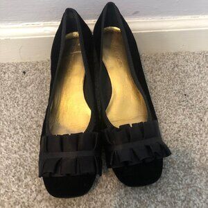 BCBG Max Azria Black Velvet Heels – Size 8 – Made in Brazil